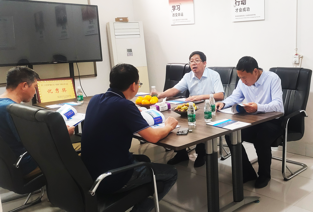 濟源市超光傳感器系統工程有限公司喜迎市退役軍人事務局局長視察